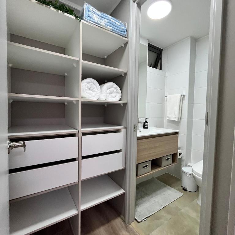 Santiago Centro Moderno Depto Amoblado 2 Dormitorios - Two-Bedroom Apartment - 43