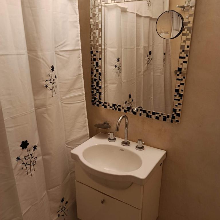 Pedro Rivera, Coghlan, Encantador depto con patio - One-Bedroom Apartment - 14