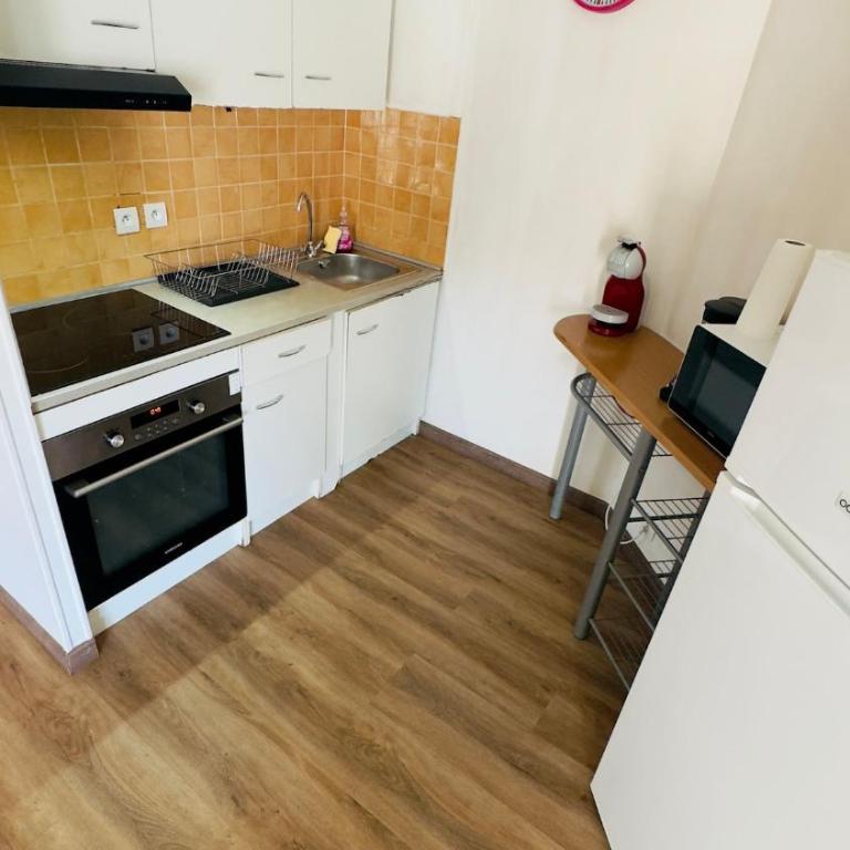 Logement entier - Idéalement situé - Appartement 2 Chambres - 7