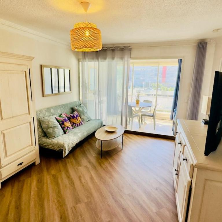 Logement entier - Idéalement situé - Appartement 2 Chambres - 6