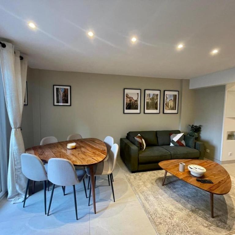 Spacious Group Stay in Antibes - Appartement 2 Chambres - 6