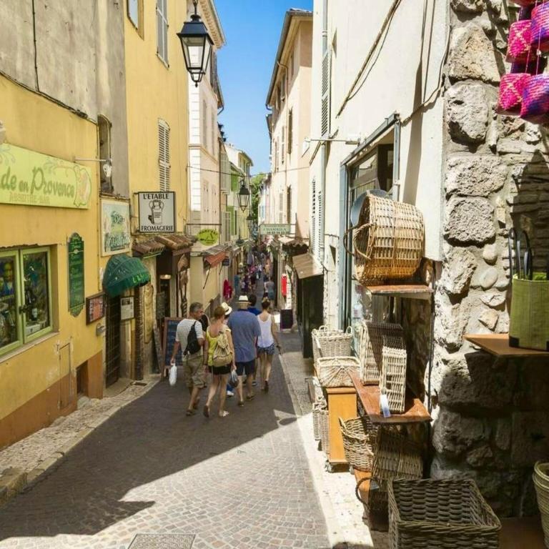Spacious Group Stay in Antibes - Appartement 2 Chambres - 16
