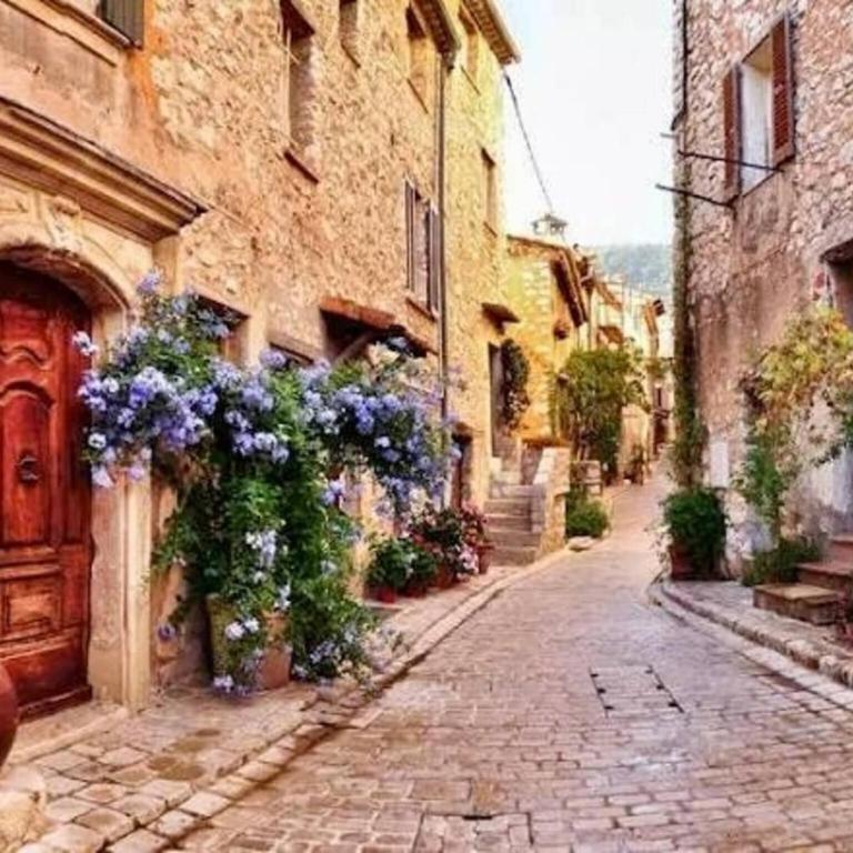 Spacious Group Stay in Antibes - Appartement 2 Chambres - 17
