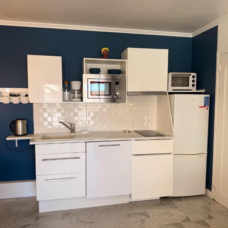 Peaceful La Pinède apartment for couple - Apartment mit 1 Schlafzimmer - 2