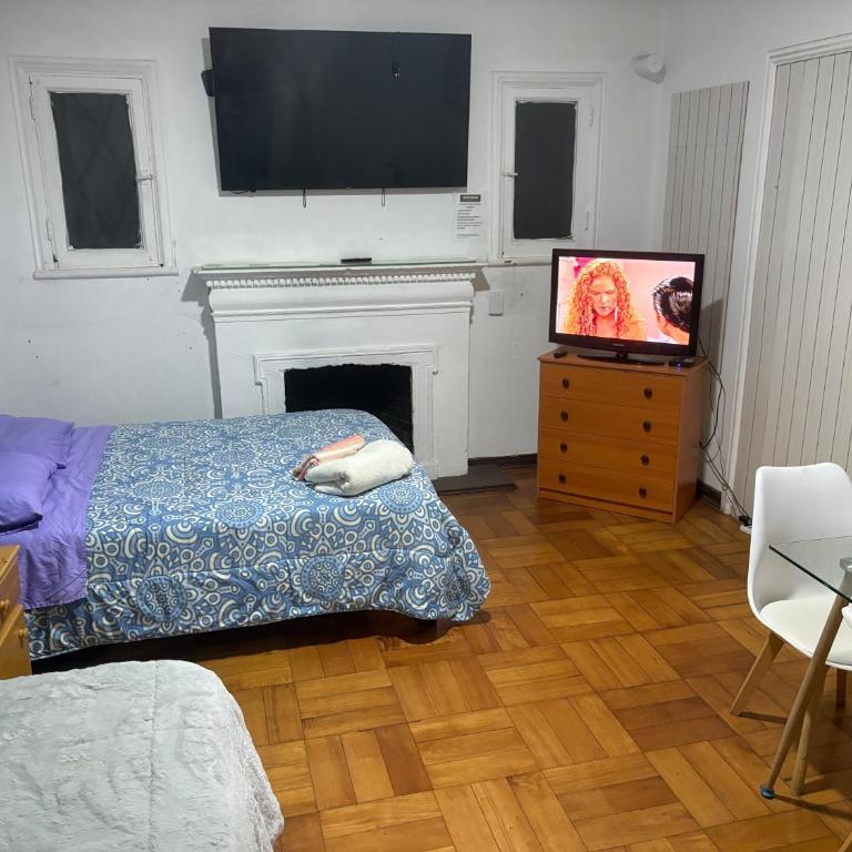 Hostal Gloria Home 6 Norte 983 - Double or Twin Room with Shared Bathroom - 1