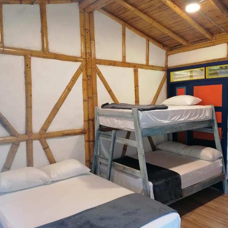 Finca hotel playa bonita - Habitación Cuádruple con vistas al lago - 1