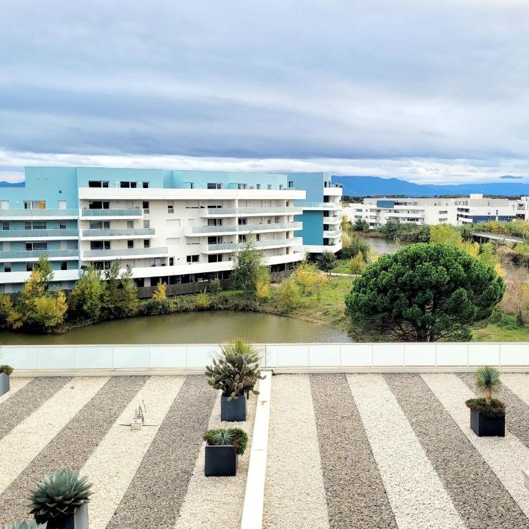 T3 moderne avec clim et wifi, proche port et mer, box fermé - FR-1-794-157 - Appartement - 14