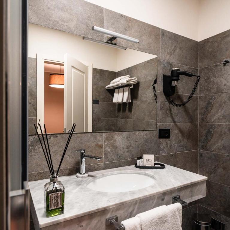 Flom Boutique Hotel - Suite Familiare - 11