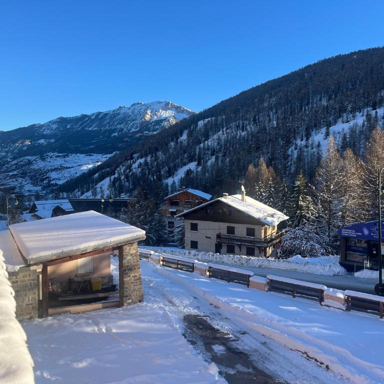 Appartement centre Vars les Claux 150 m des pistes - Apartment mit 1 Schlafzimmer - 4