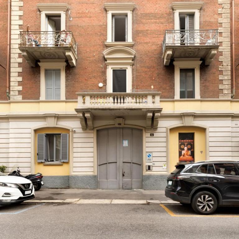 MILANO CENTRALE, 10 Minuti dal Duomo - Appartamento con 1 Camera da Letto - 2