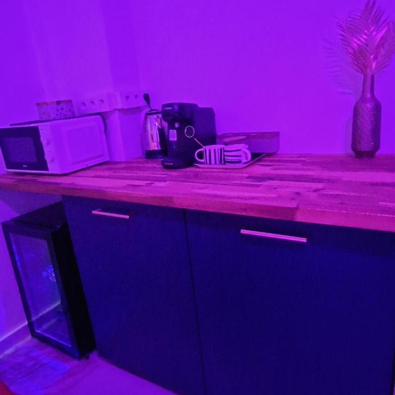 Suite romantique & Jacuzzi privatif Centre d'Arles, Climatisée - Appartement 1 Chambre - 9