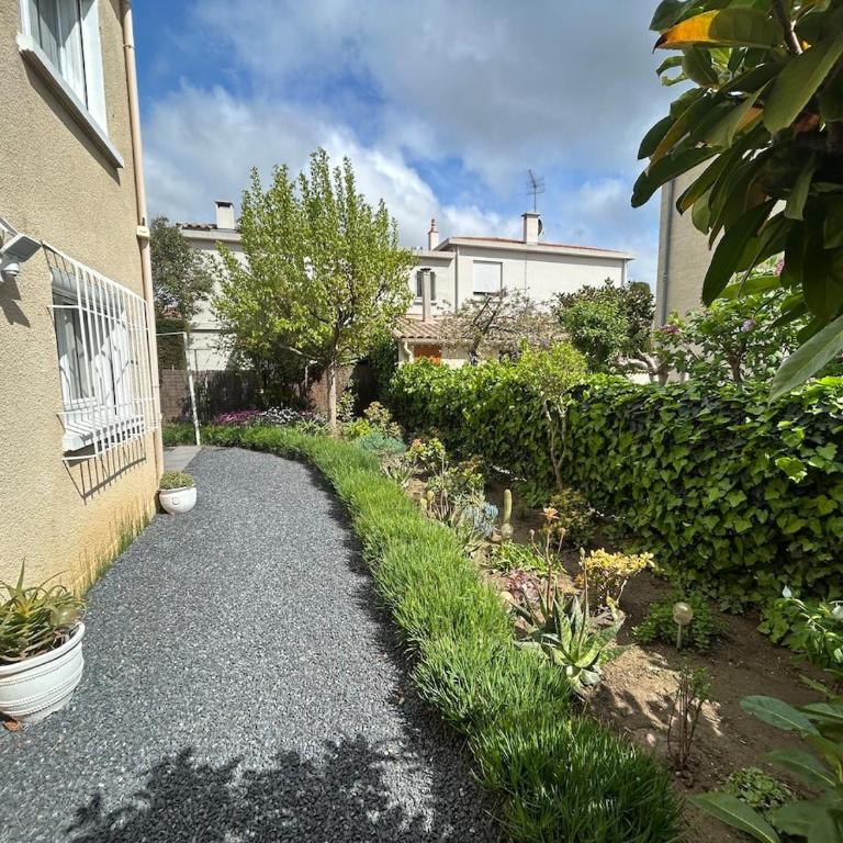 Appartement 2 chambres proche centre ville avec jardin - Apartamento de 2 dormitorios - 12