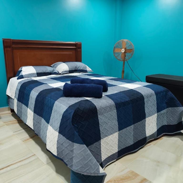 La última parada del Alauseño - Three-Bedroom Apartment - 7