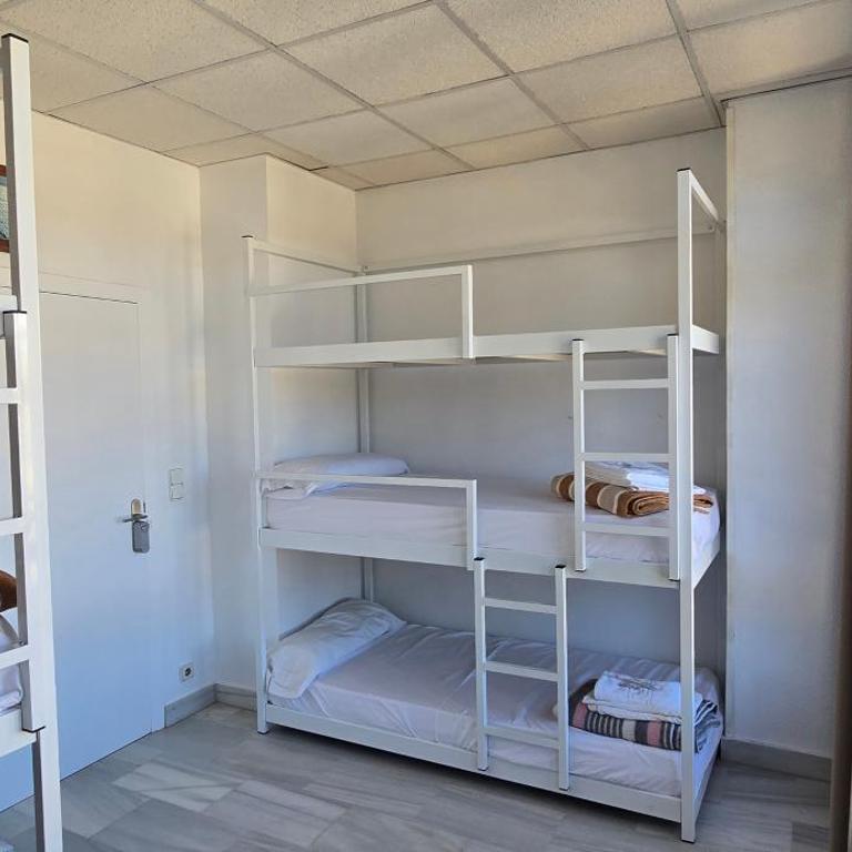 Albergue Club Náutico de Águilas - Habitación Cuádruple Estándar - 12
