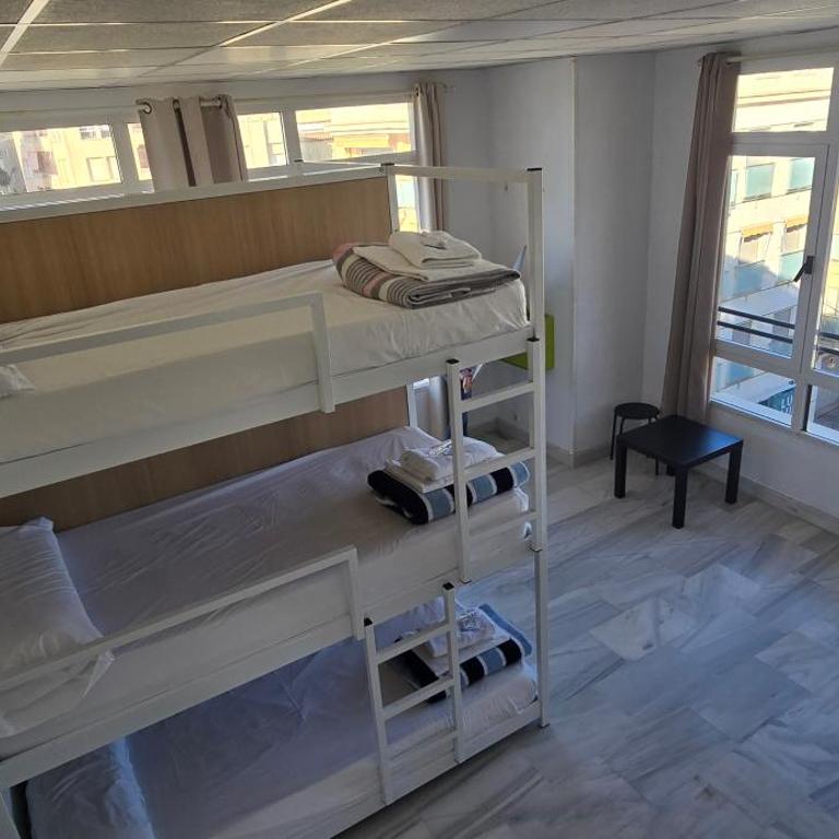Albergue Club Náutico de Águilas - Habitación Familiar Estándar - 10
