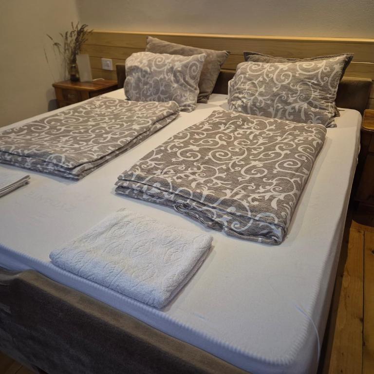 Ramonda Serbica - Gorge View & Peacful Nature Retreat - Deluxe Family Suite - 2