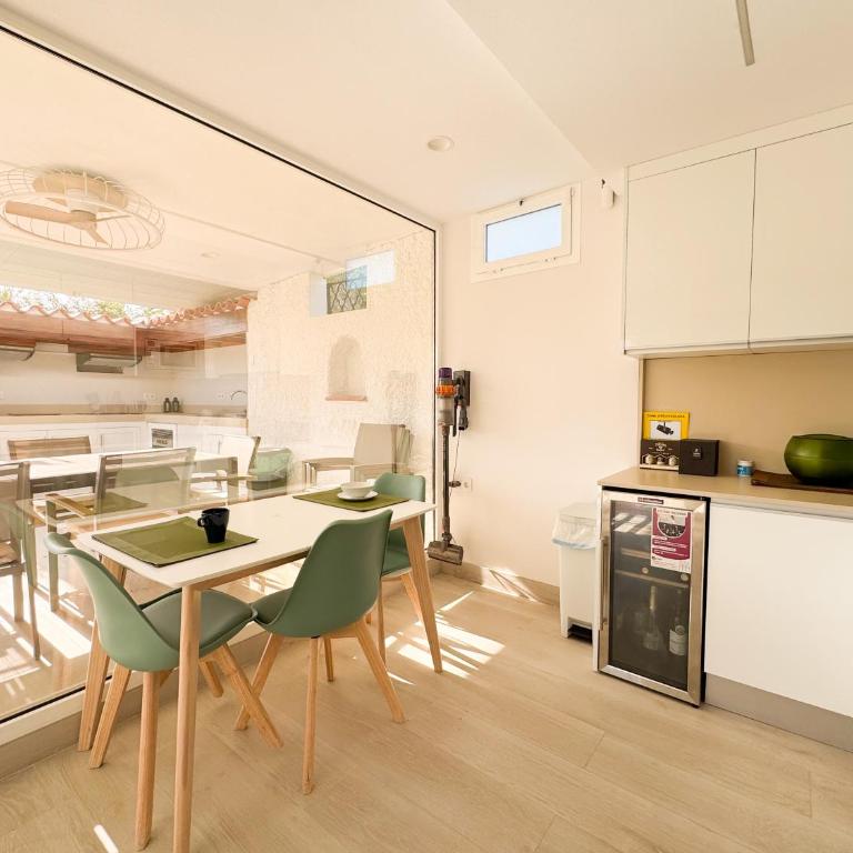 Avant Holidays San Agustin by CanaryScape - communal heated pool - Four-Bedroom House - 16