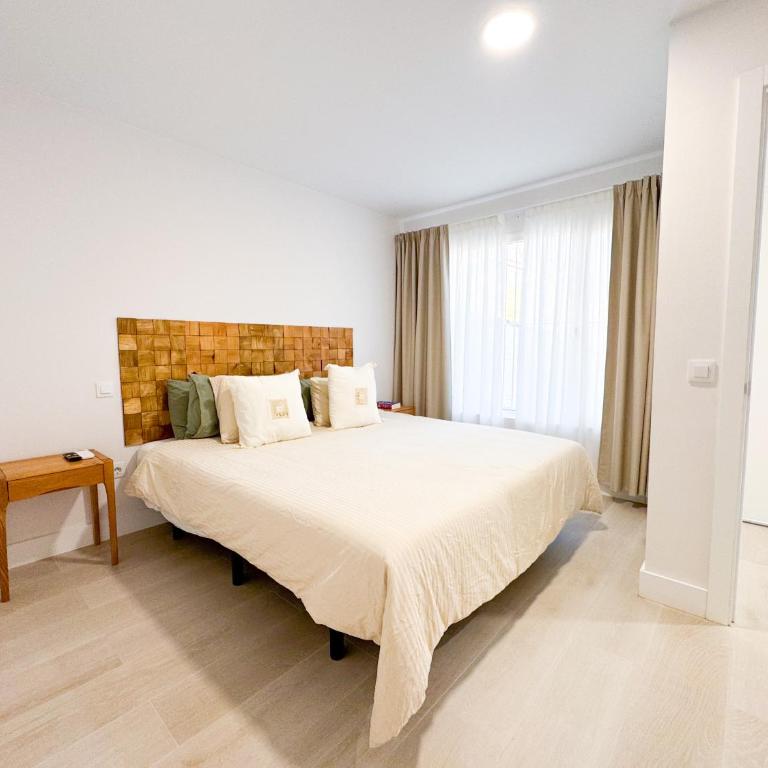 Avant Holidays San Agustin by CanaryScape - communal heated pool - Four-Bedroom House - 28