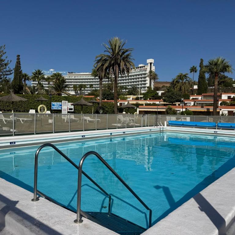 Avant Holidays San Agustin by CanaryScape - communal heated pool - Four-Bedroom House - 6