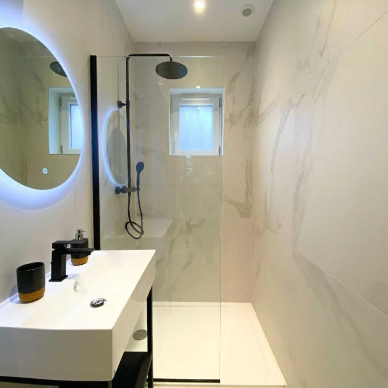 White House Dhavernas - Résidence Privée - Amiens - Parking Gratuit - Apartment with Garden View - 12