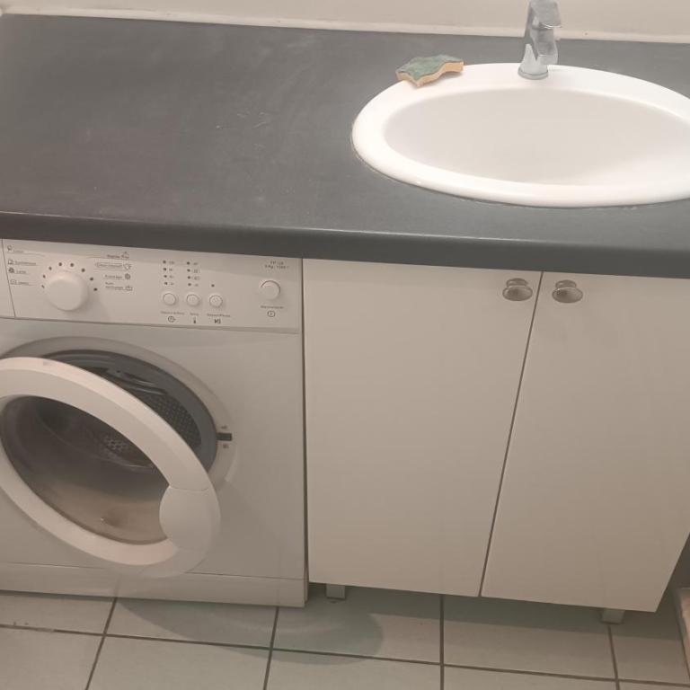 Superbe studio Lyon 3 avec chambre et balcon - One-Bedroom Apartment - 8