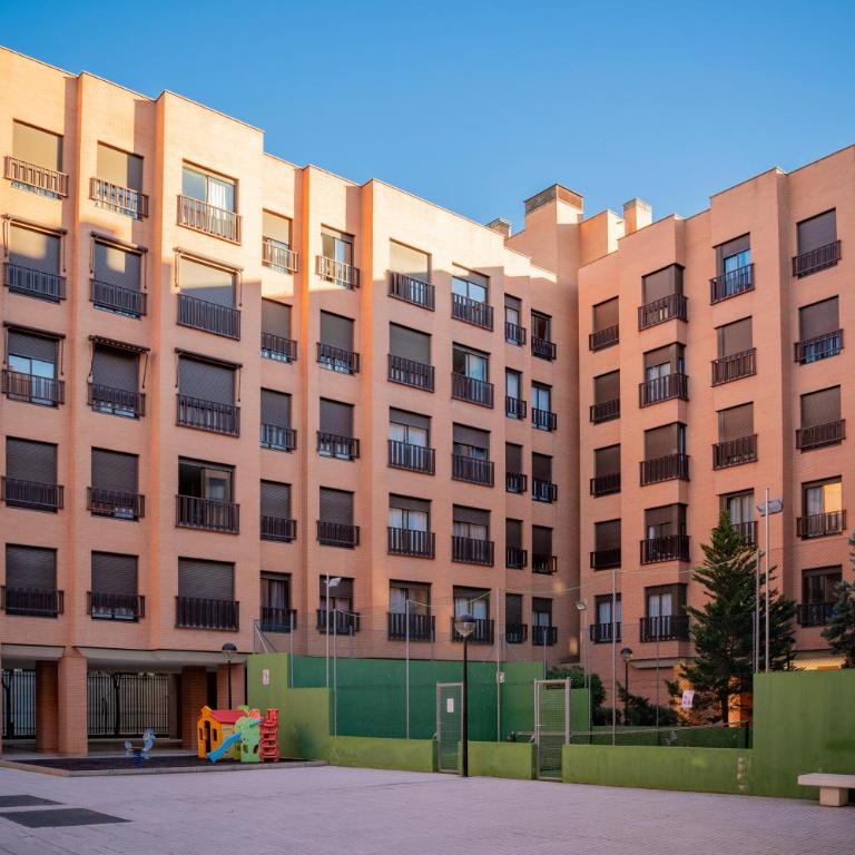 Luxury Apartment near Madrid, Airport, IFEMA, City Center - One-Bedroom Apartment - 23