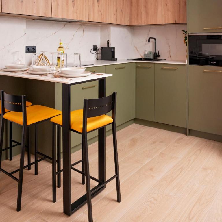Luxury Apartment near Madrid, Airport, IFEMA, City Center - One-Bedroom Apartment - 10