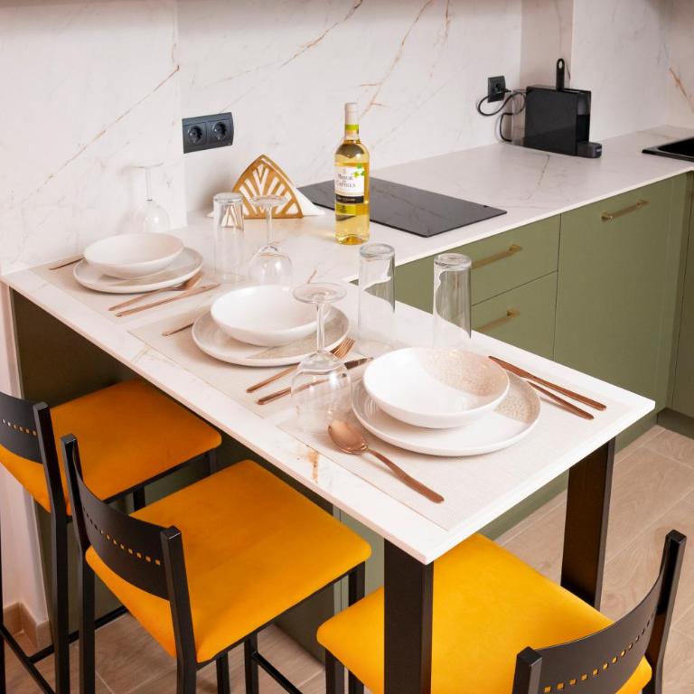 Luxury Apartment near Madrid, Airport, IFEMA, City Center - One-Bedroom Apartment - 9
