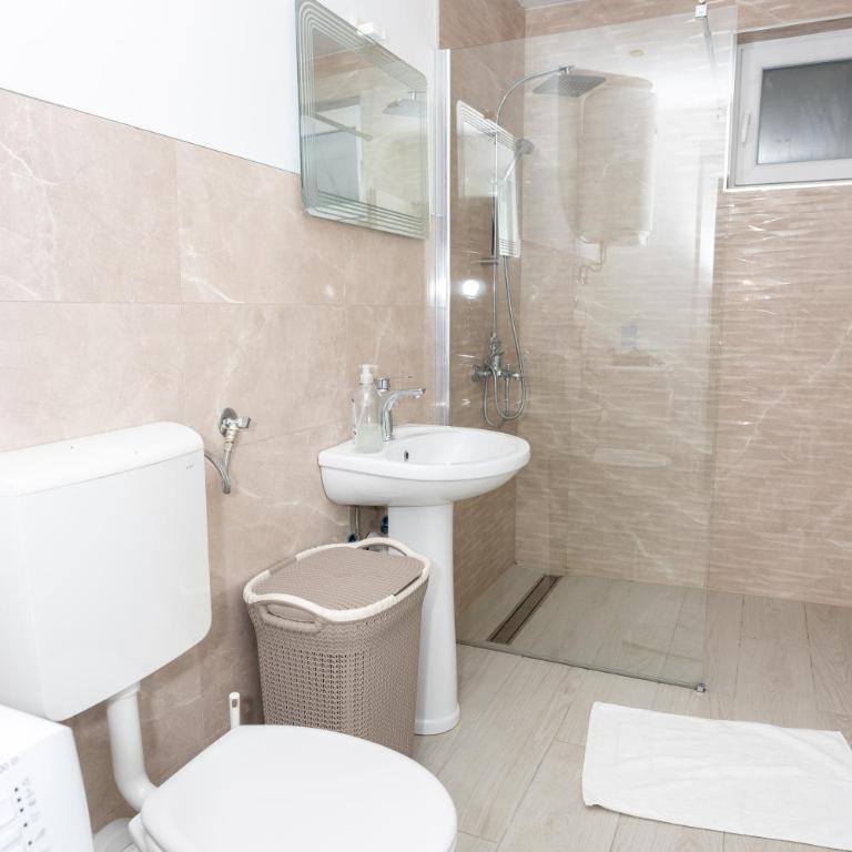 Apartments Daris - Deluxe Double or Twin Room with Balcony - 13
