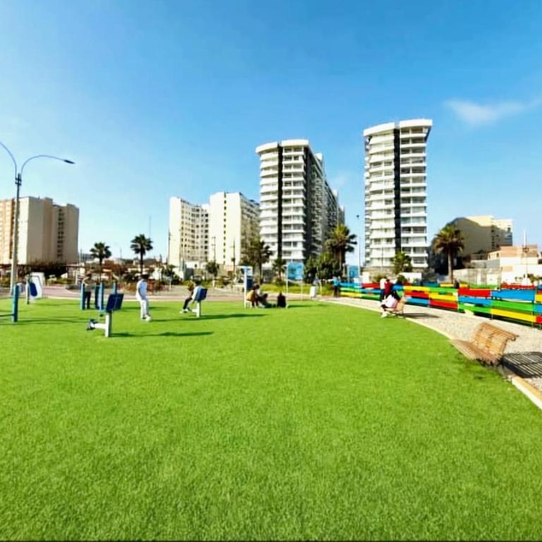 Ocean Sunset vista al mar, piscina y balcón - Two-Bedroom Apartment with Balcony and Sea View - 40
