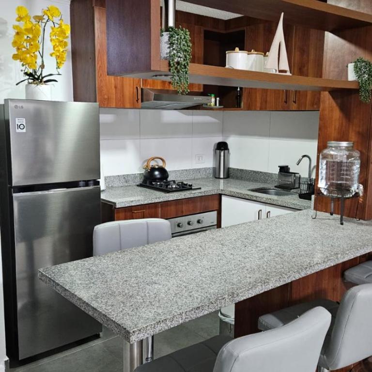 Ocean Sunset vista al mar, piscina y balcón - Two-Bedroom Apartment with Balcony and Sea View - 9
