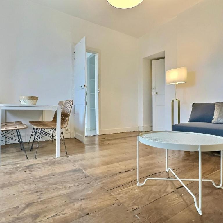 Wonderhost, les Apparts de la place Margot - Deluxe One-Bedroom Apartment, 3rd floor without elevator - 9