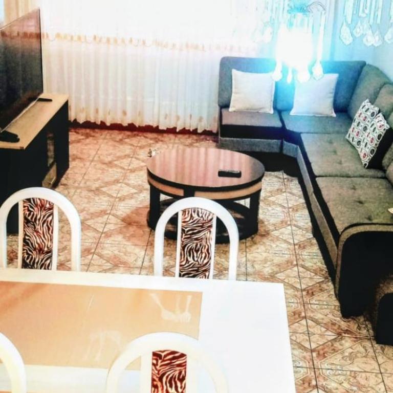 Departamento Amoblado primer piso - Three-Bedroom Apartment - 6