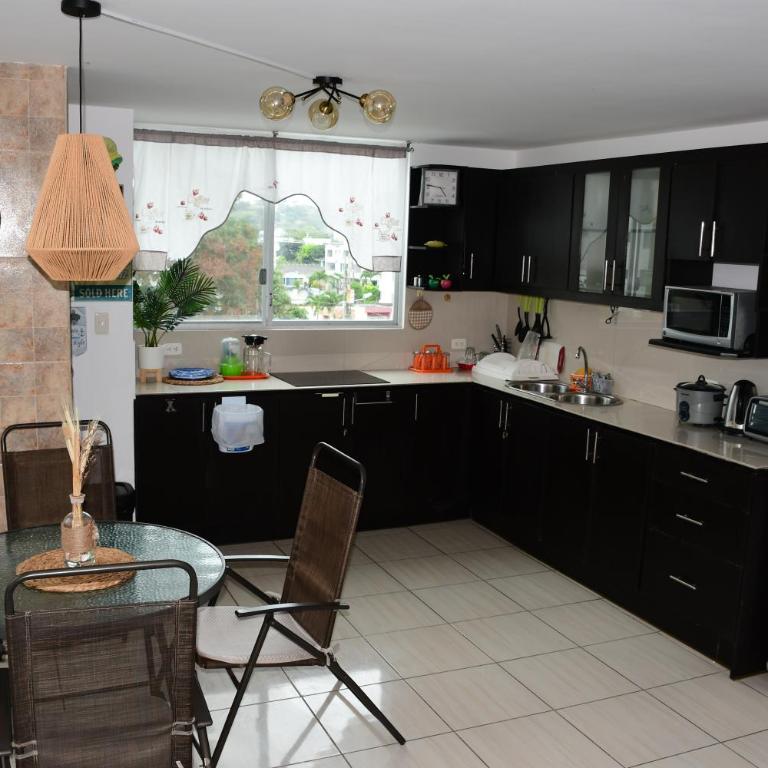 Relax en Tonsupa Moderno Depar con Aire C y a pasos del mar 3 piscinas 2hidro - Apartamento de 2 dormitorios - 8