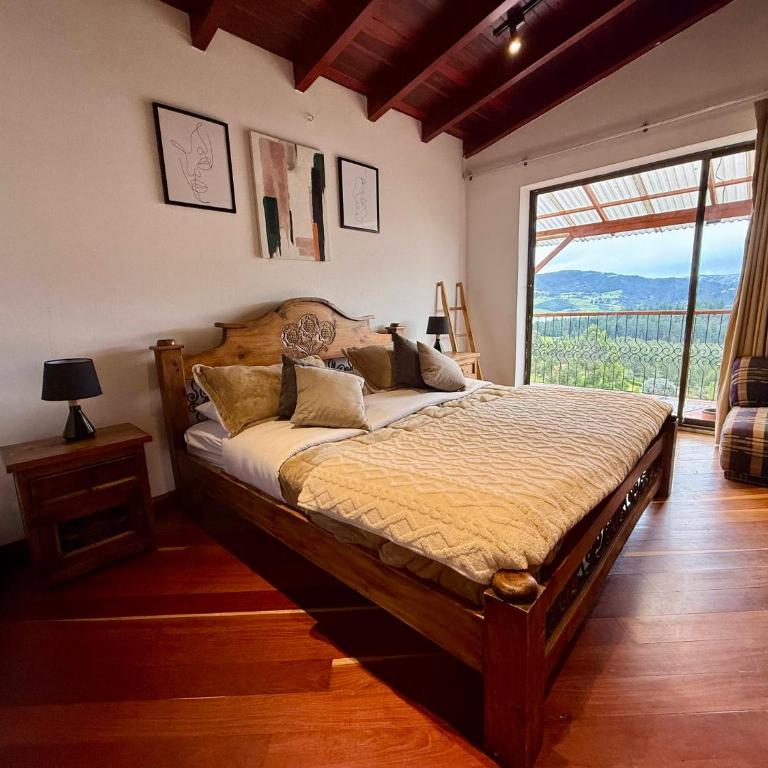 Neusa Hills Glamping - Habitación Superior con cama extragrande - 2