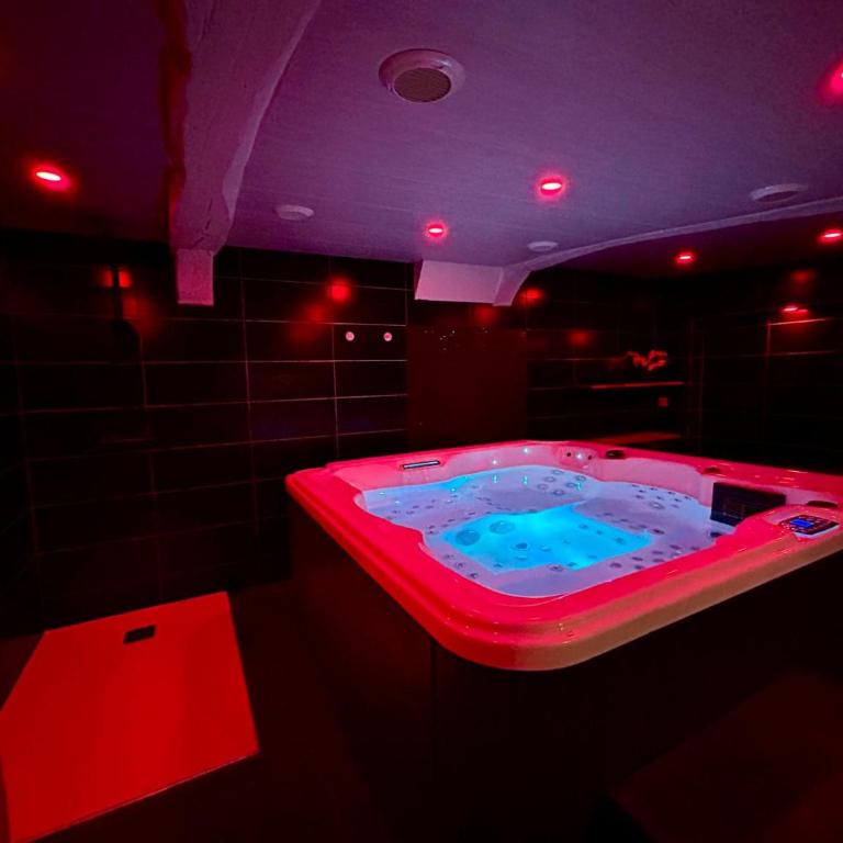 Jacuzzi et confort - 002 - Studio-Apartment - 13