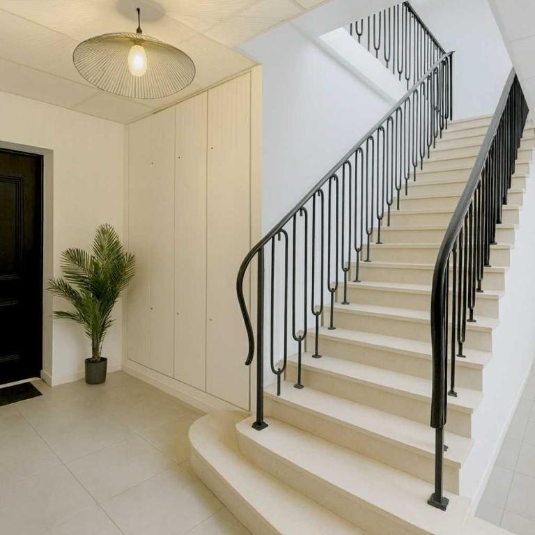 White House Dhavernas - Résidence Privée - Amiens - Parking Gratuit - Apartment with Balcony - 8