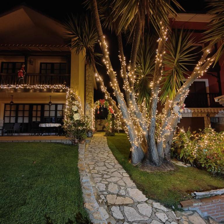 Las endrinas - Three-Bedroom House - 5