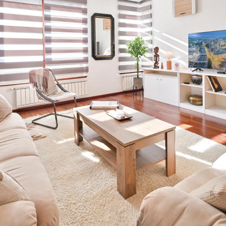 Modern Central Apartment - Free Private Parking - Apartman sa 1 Spavaćom Sobom - 1