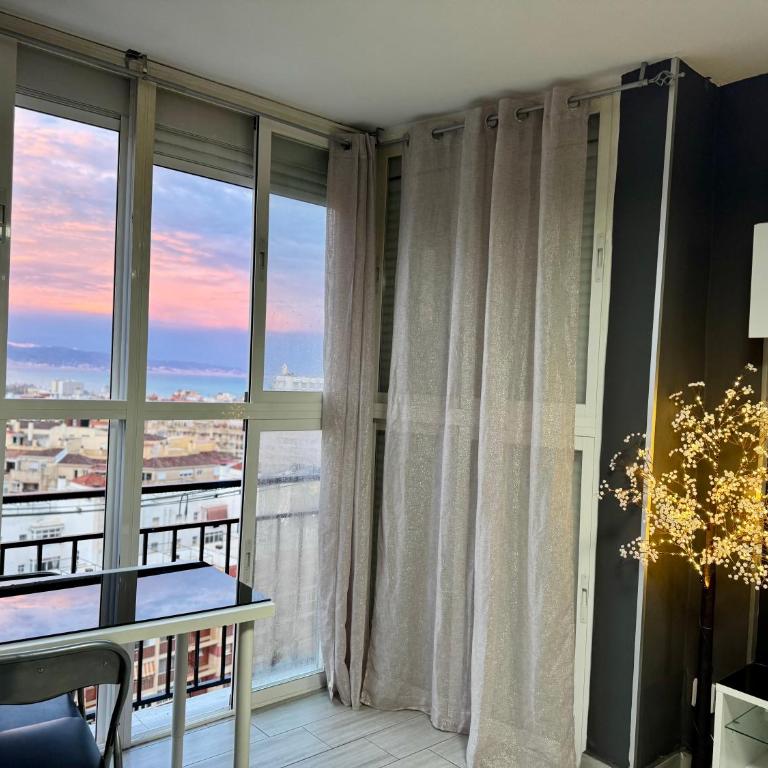 Luxury pink Centro Torremolinos Vistas al mar - Apartment with Sea View - 15
