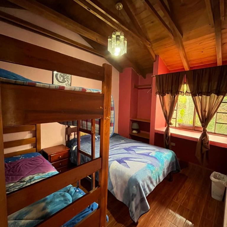 Pakarina Hospedaje Familiar - Habitación Triple con vistas al jardín - 3