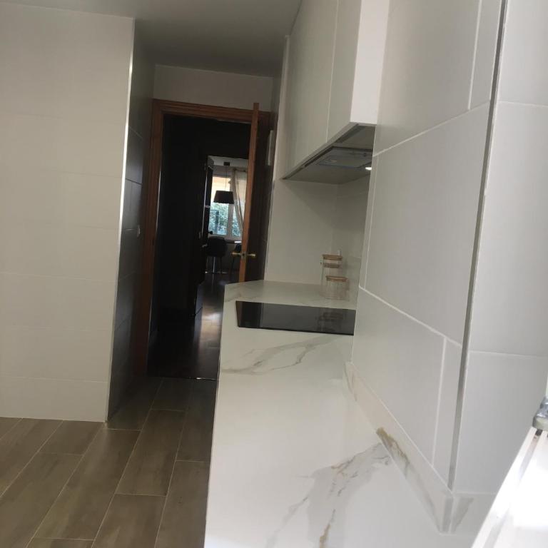 Sol y playa 2 - Three-Bedroom Apartment with Sea View - 12