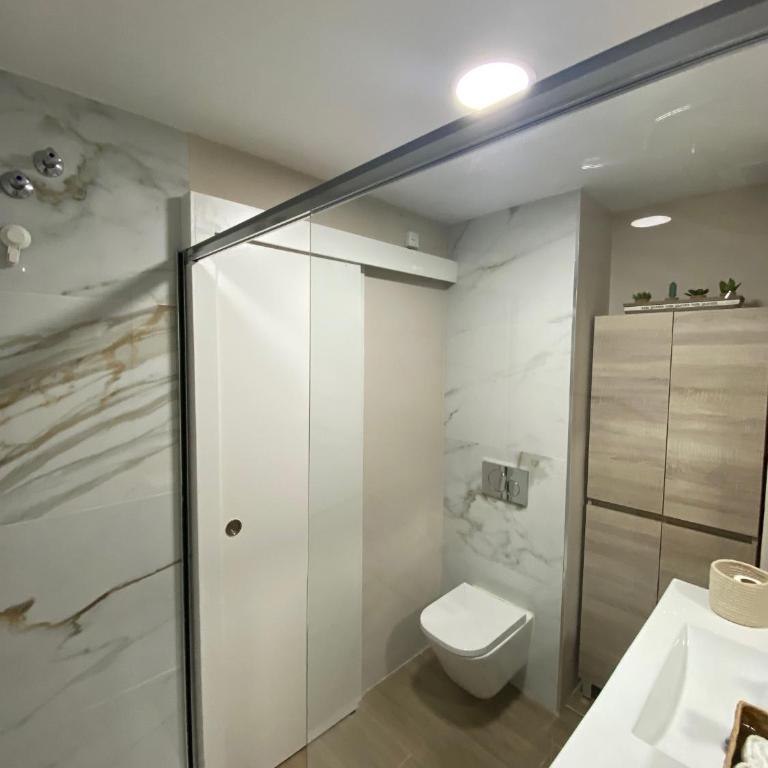 Sol y playa 2 - Three-Bedroom Apartment with Sea View - 19