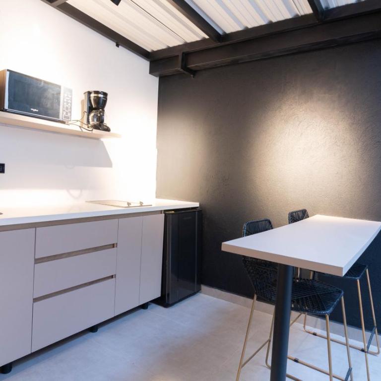 Opera Living by HOUSY - One-Bedroom Apartment with Terrace - 4