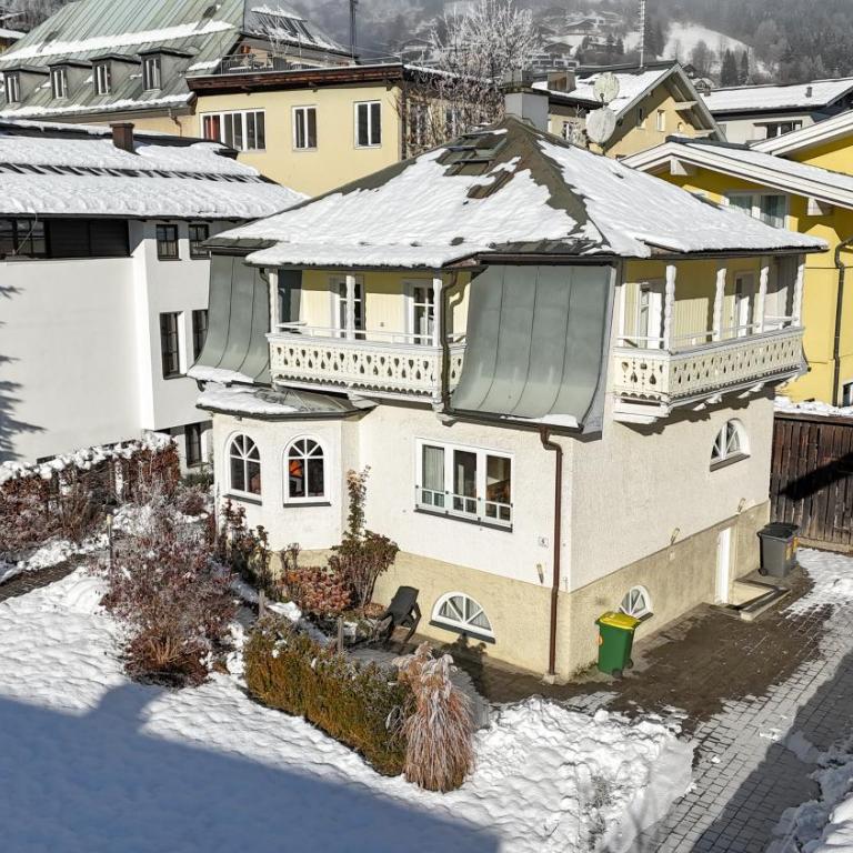Chalet Skilift - Lake View by All in One Apartments incl SUMMER CARD - Five-Bedroom House - 38