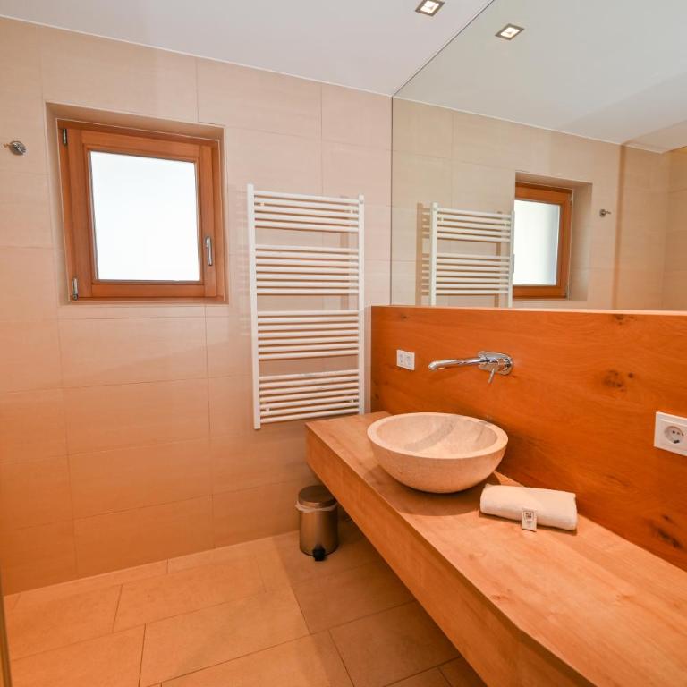Zell City Exclusive Lodges by All in One Apartments - Apartment mit 3 Schlafzimmern und Terrasse - 16