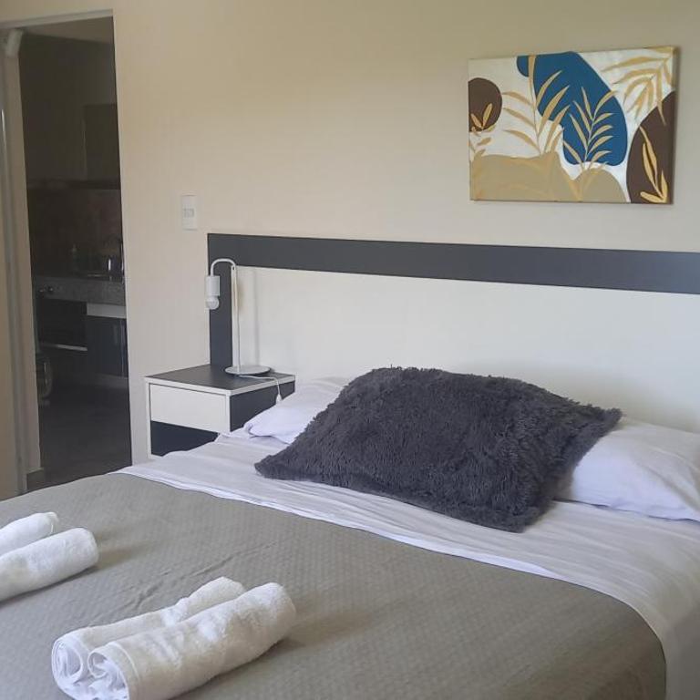 ALTOS DEL MOLLE en VCP predio con solo 2 cabañas - Two-Bedroom Apartment with Mountain View - 3
