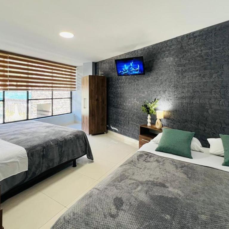 Apartment 5 with Jacuzzi in the center - 3 Bedroom 2 Bath - Apartment with View - 2