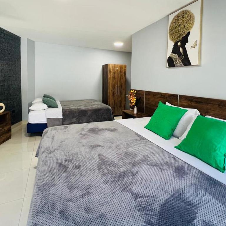 Apartment 5 with Jacuzzi in the center - 3 Bedroom 2 Bath - Apartment with View - 1