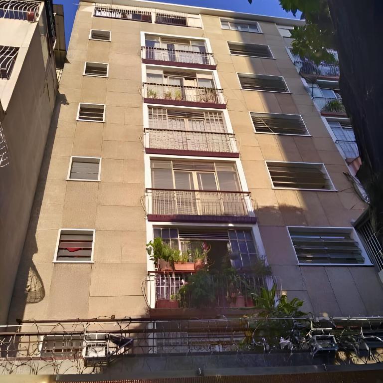Apartamento Renovado 2 Habitaciones en la mejor zona del Centro de Caracas Cerca de las clínicas de San Bernardino y del Sambil Candelaria con Agua y Ascensor operativo - Two-Bedroom Standard Apartment - 22